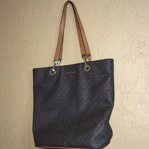Michael Kors Raven Bag